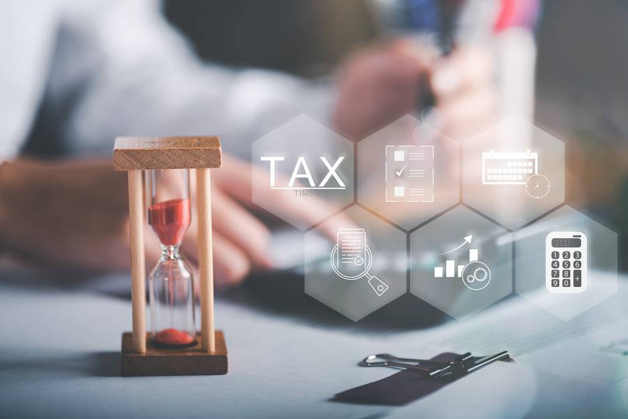 tax season 2025 challenges solved by hosting tax application on clou dserver by OneUp Networks for accountants. Includes tax season guide for smooth preparation